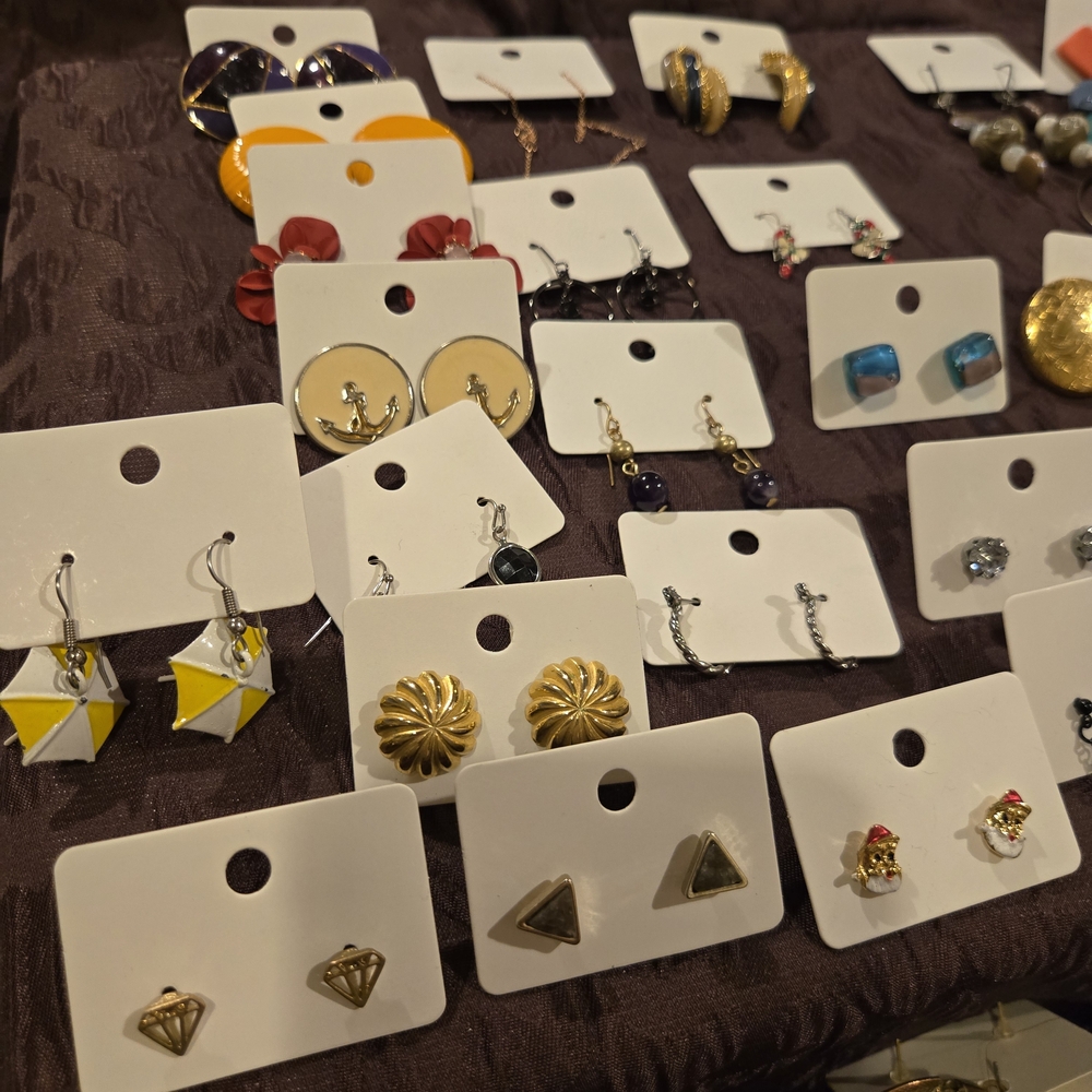 Pierced Earring Lot. Vintage & Modern. Stud & Dangle. Mixed Metals. Over 95 Pair - Picture 2 of 13